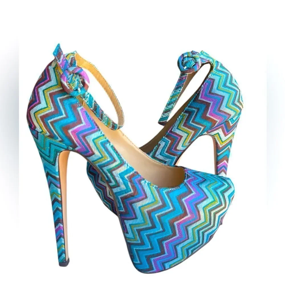 DAISY By SHOEDAZZLE Platform Pumps Textured Womens